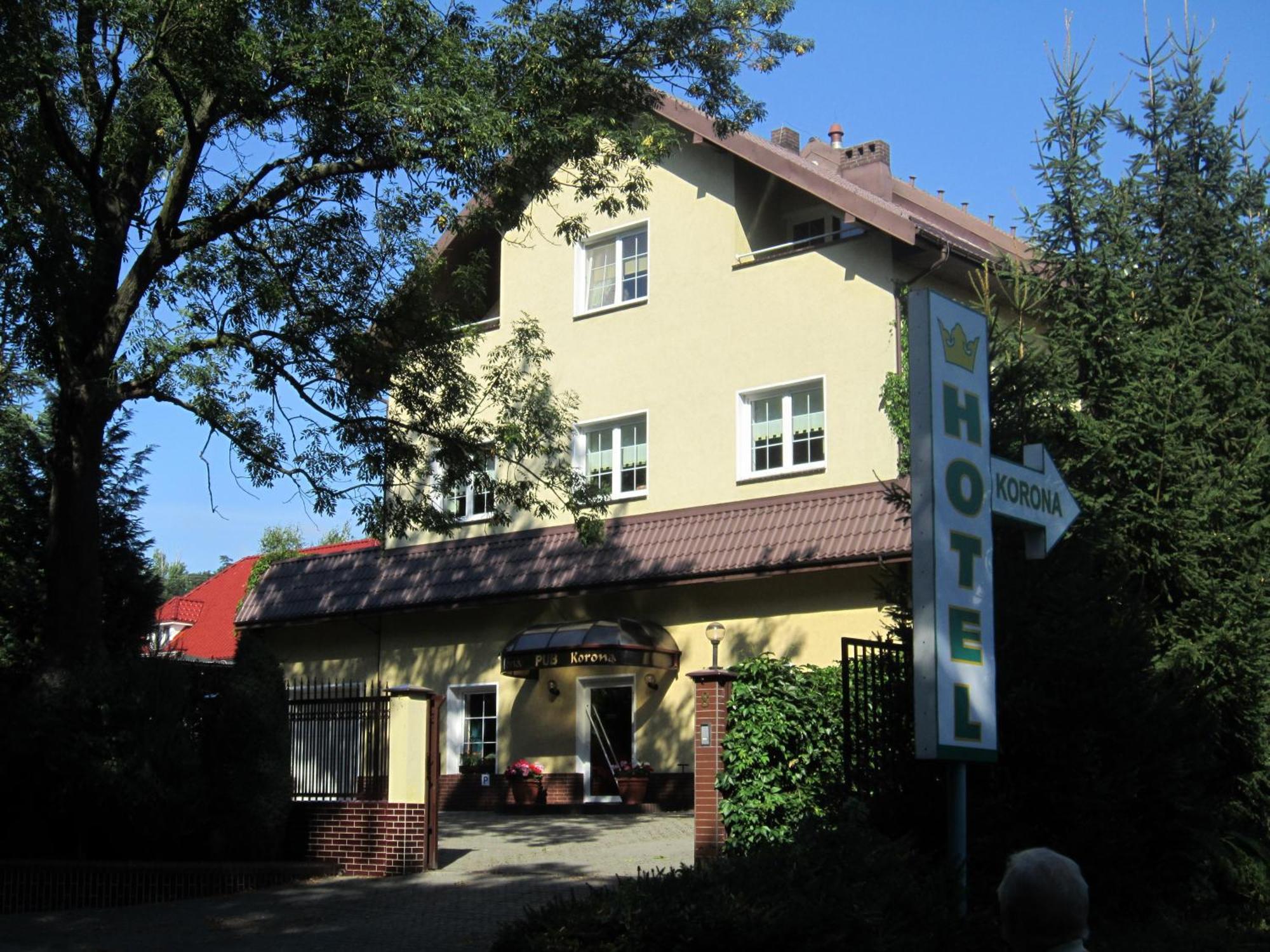 Hotel Korona Слубице Экстерьер фото