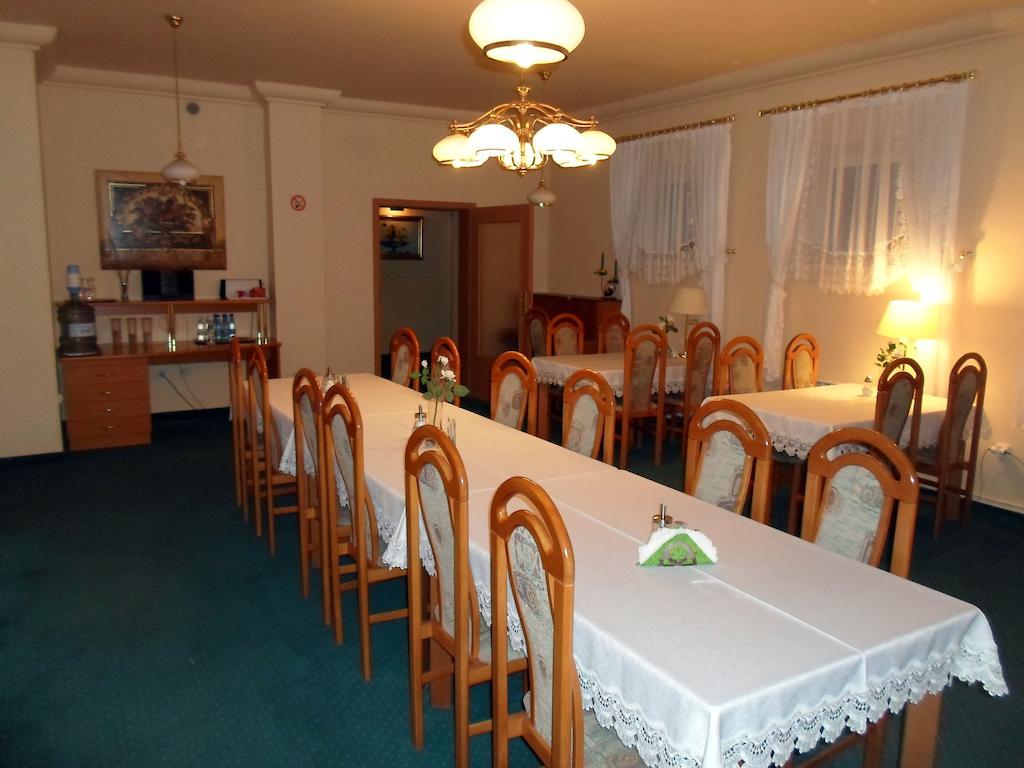 Hotel Korona Слубице Экстерьер фото
