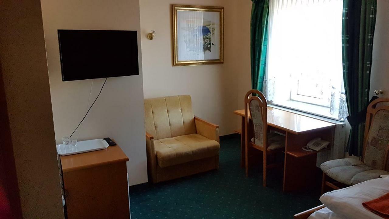 Hotel Korona Слубице Экстерьер фото